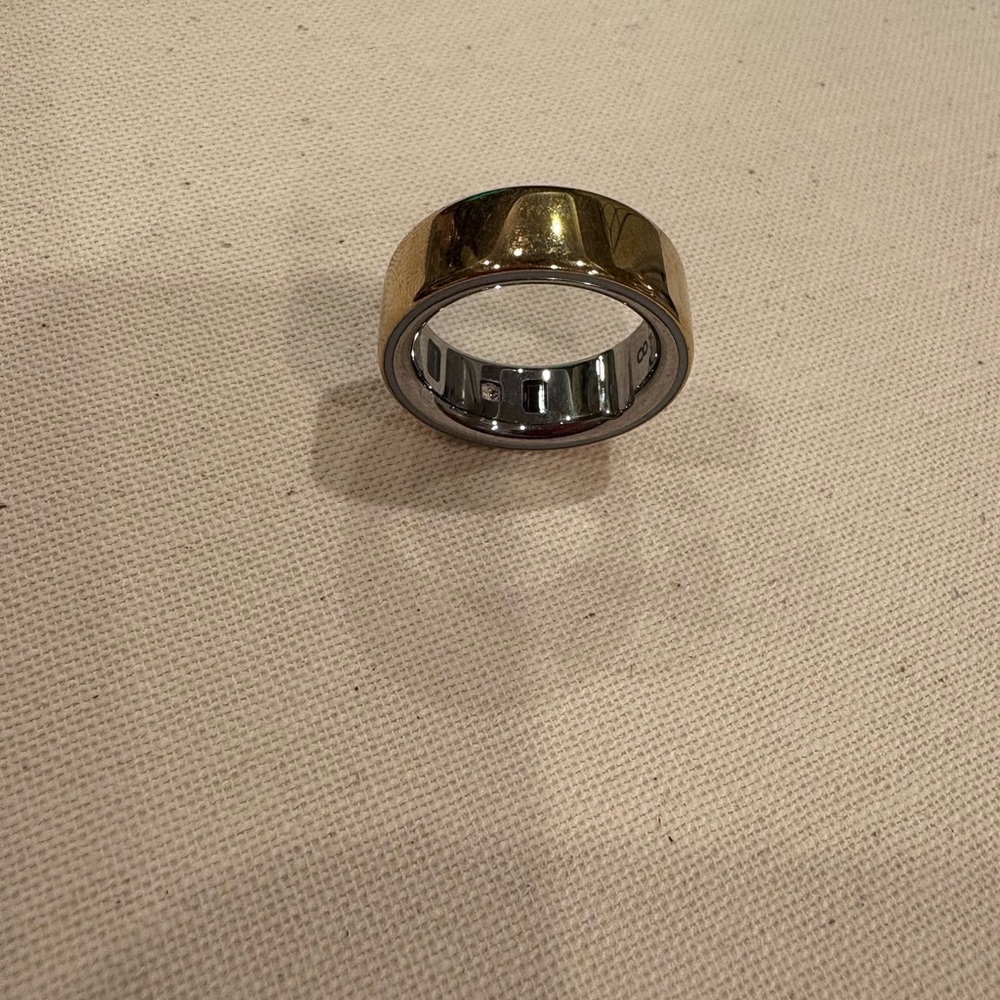 GEN 4 OURA RING! Gold, Size 8. Perfect condition!